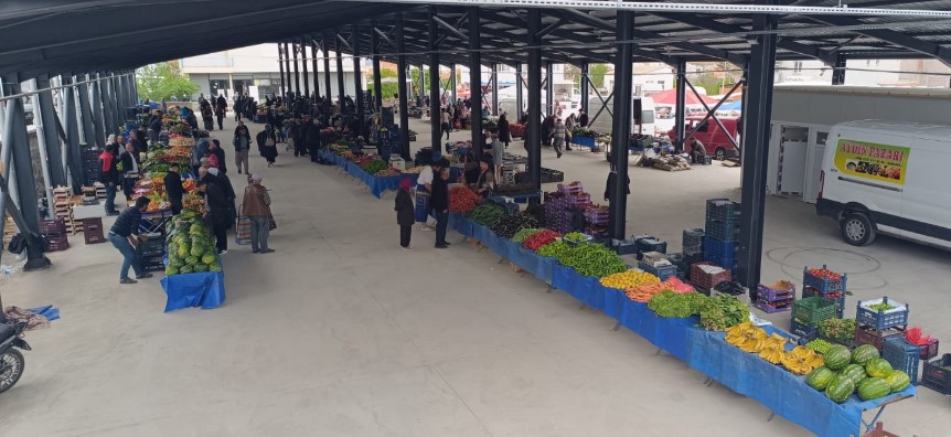 Hocalar'da Kapalı Pazar Yeri Tamamlandı: Satıcılar