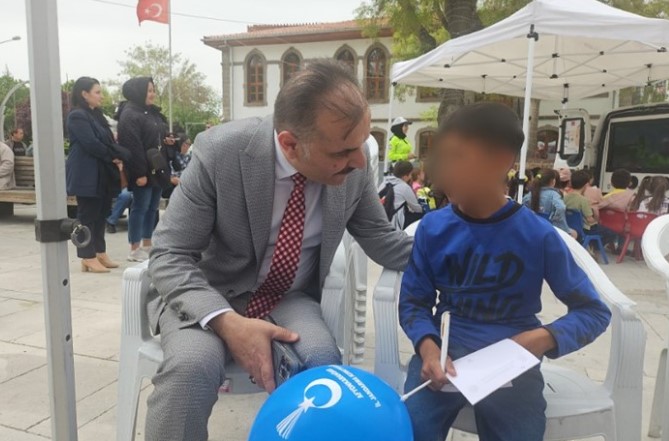 Afyonkarahisar Kent Meydanı’nda Duygulandıran Buluşma: Devletin Şefkati Sahada