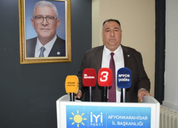 İYİ Parti İl Başkanı Muhammet Mısırlıoğlu, haftalık basın toplantısında gündemdeki konuları değerlendirdi.