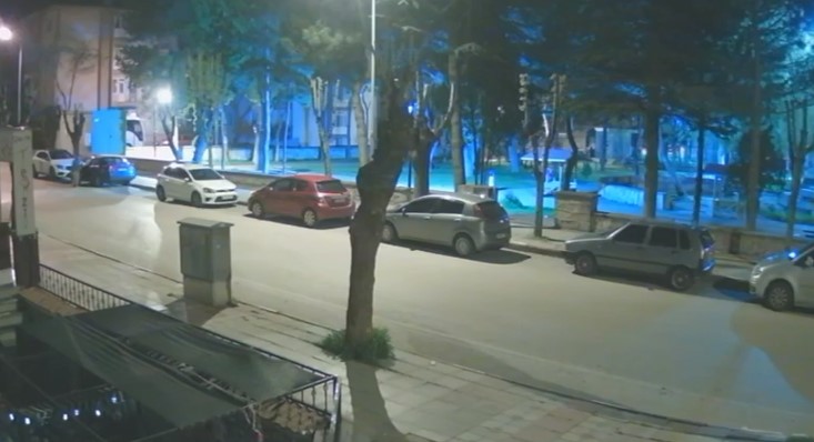  Hırsızlık Yapan Şahıs Güvenlik Kamerasıyla Kıskıvrak Yakalandı.