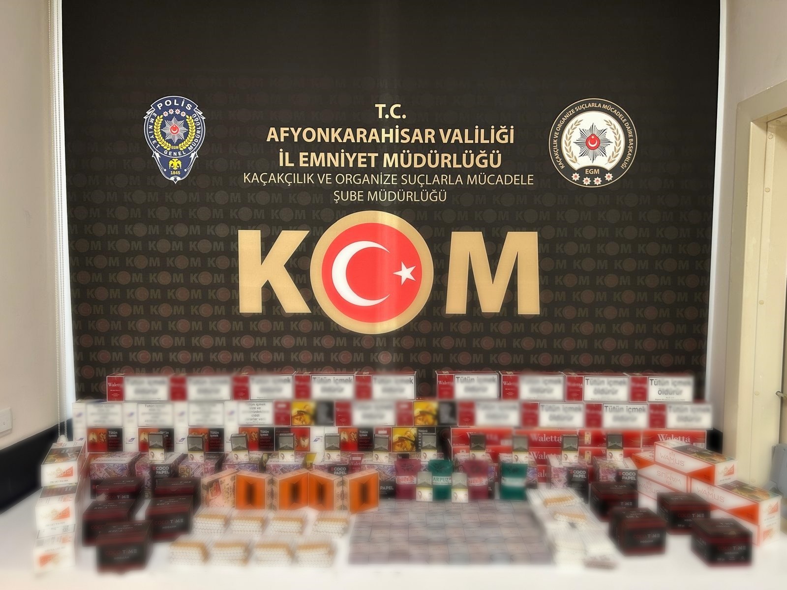  Bolvadin’de Kaçak Ürün Operasyonu: Binlerce Makaron ve Sigara Ele Geçirildi