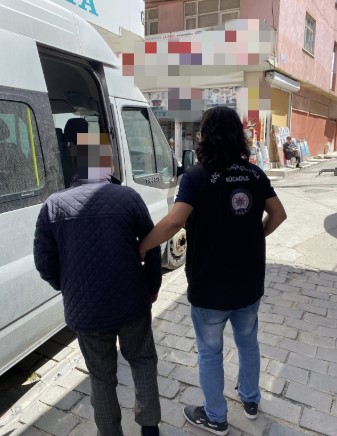 Emniyet Müdürlüğü’nden Göçmen Kaçakçılığına Yönelik Operasyon: 6 Yabancı Sınır Dışı Edildi