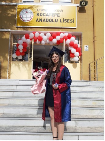 Eda Agunsoy’un Gurur Günü: AKAL Mezuniyetiyle Üniversite Yolculuğu Başladı