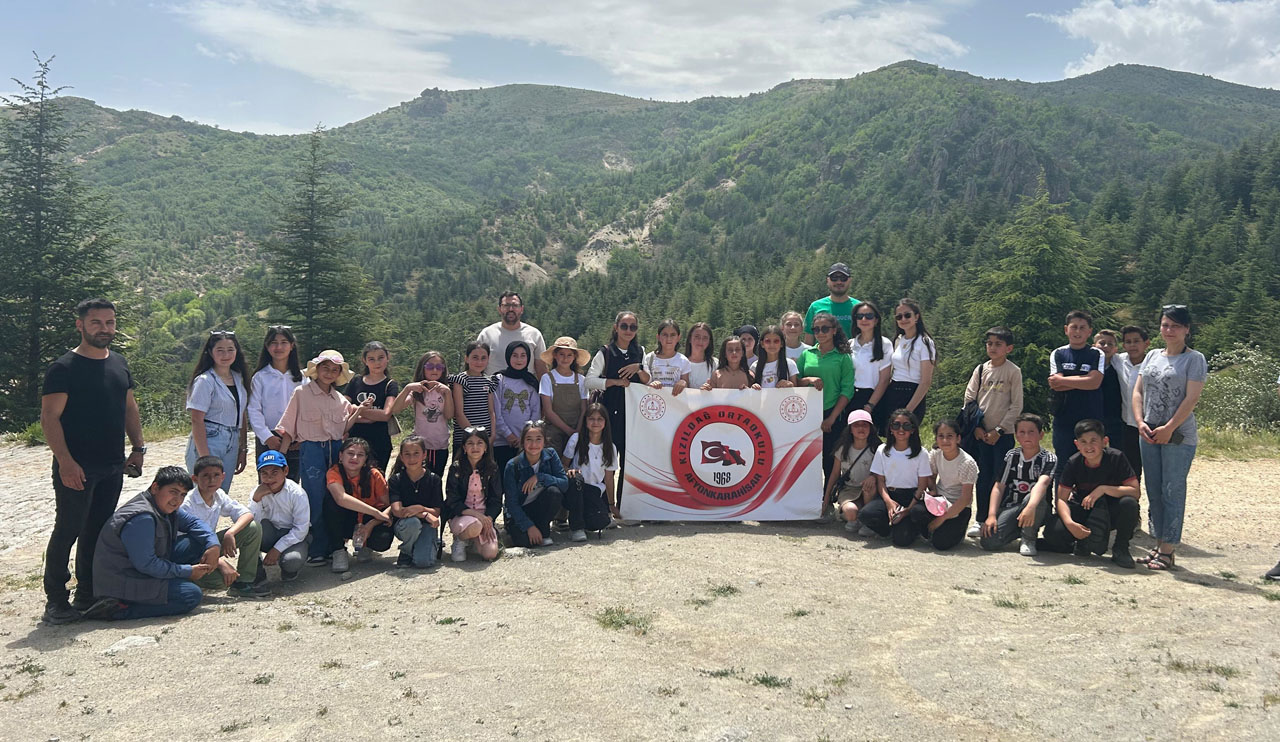 Kızıldağ ortaokulu öğrencilerinden Erkmen’de doğa yürüyüşü
