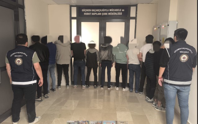 İscehisar’da Göçmen Kaçakçılığı Operasyonu: 9 Yabancı Uyruklu Şahıs Yakalandı