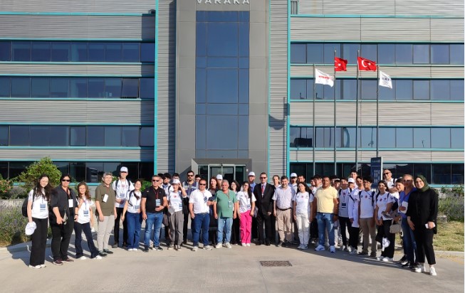 Bilimle Umut Yeşeriyor: Depremzede Gençler Varaka Kağıt’ta Geleceğin Teknolojisiyle Buluştu
