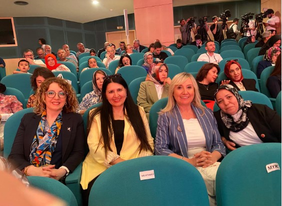 Afyonkarahisar  Heyeti  MHP Genel Merkezi’nde düzenlenen “Sağlık Politikalarında Yapay Zekânın Yeri ve Tıbbın Geleceği” konulu panele katıldılar.