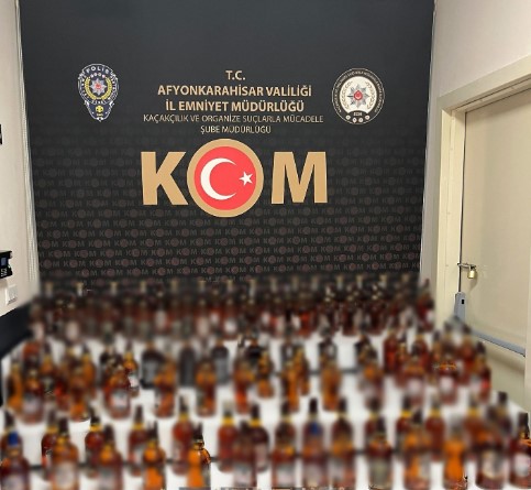 Şuhut’ta Bağ Evine Operasyon: 115 Şişe Sahte Bandrollü Alkol Ele Geçirildi