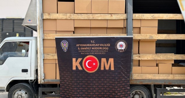 Afyonkarahisar’da 2 Milyon 820 Bin Adet Mükerrer Bandrollü Boş Makaron Ele Geçirildi