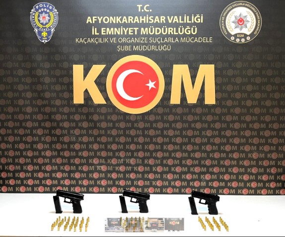 Afyonkarahisar’da Silah Kaçakçılığı Operasyonu: 1 Kişi Tutuklandı