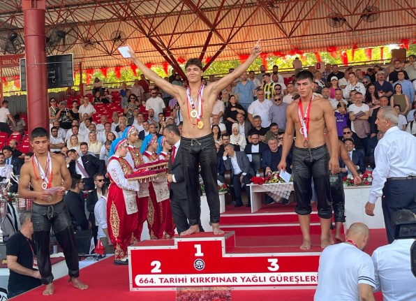 Afyonkarahisar TOHM Güreşçisi Selahattin Can, Kırkpınar’da Türkiye Şampiyonu Oldu