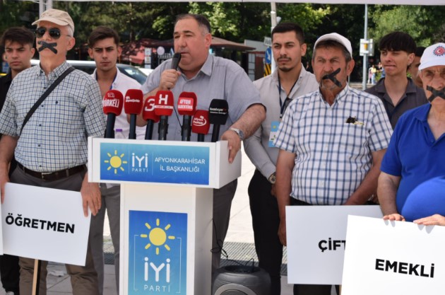  İYİ Parti Afyonkarahisar İl Başkanlığı olarak buradan bir kez daha sesleniyoruz: Hükümet, toplumun her kesiminden yükselen haklı feryadı duymak yerine baskı ve sindirme politikalarını tercih ediyor.
