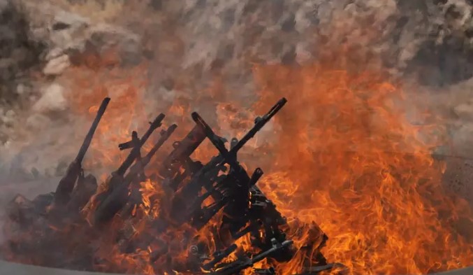PKK THE END...SİLAHLARYAKILDI
