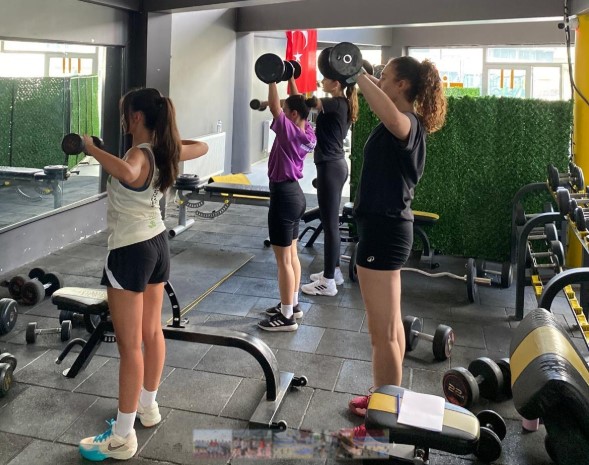 Afyon Gençlik Spor Kulübü Kadın Voleybol Takımı Sezon Hazırlıklarına Başladı