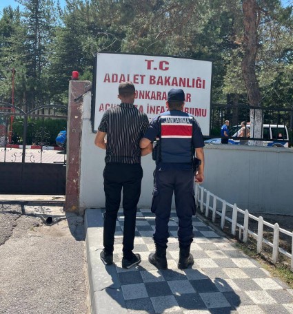 13 Yıl Hapis Cezası Bulunan Şahıs Jandarmadan Kaçamadı