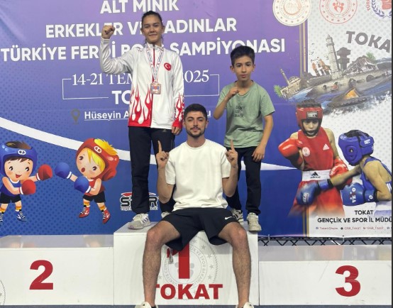 Afyonkarahisar Boks Takımı Tokat’ta Göz Doldurdu