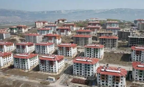 BAKAN KURUM: EV SAHİBİ OLMA HAYALİNİ GERÇEĞE DÖNÜŞTÜRÜYORUZ