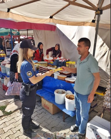 Sinanpaşa’da Emniyetten Vatandaşlara Bilgilendirme Çalışması