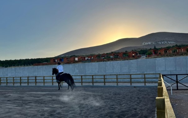 Emirdağ’a Yeni Bir Soluk Atlı Spor Kulübü Açıldı