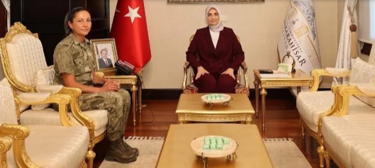 Afyonkarahisar Valisi Yiğitbaşı'ndan Albay Ayşegül Şentürk’e Veda