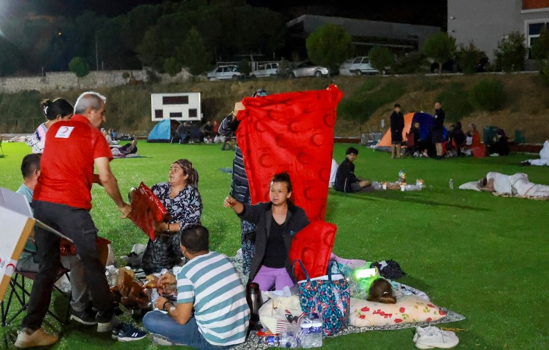 Türk Kızılay Sındırgı’da Beslenme Desteğine Devam Ediyor
