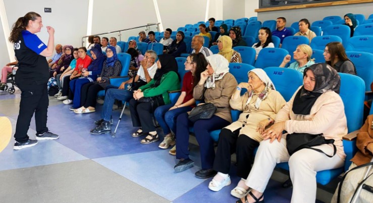Farkında mısın?” projesinin Afyonkarahisar’da yoğun çalışmaya eğitimlere devam ediyor.