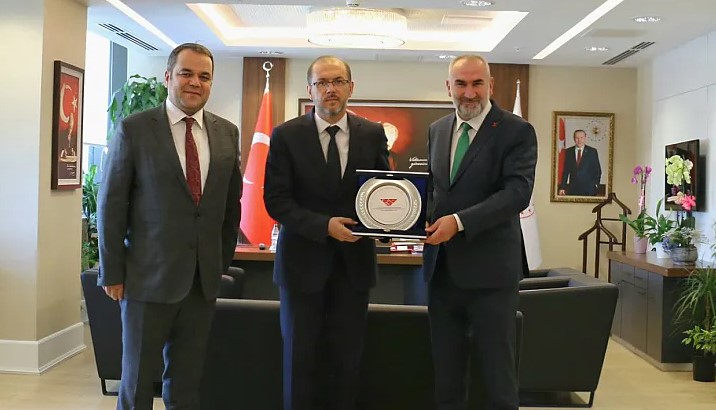  Afyon Gazeteciler Cemiyeti Başkanı Önder Artuk, başkent Ankara'da bir dizi ziyarette bulundu.