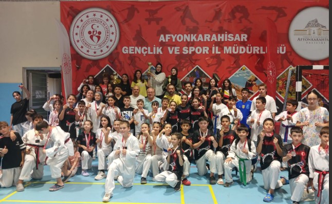 30 Ağustos Zafer Haftası Taekwondo Minikler Müsabakaları Tamamlandı