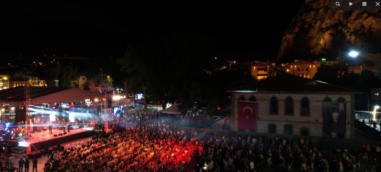 AFYONKARAHİSAR'DA TRT'DEN MUHTESEM KONSER