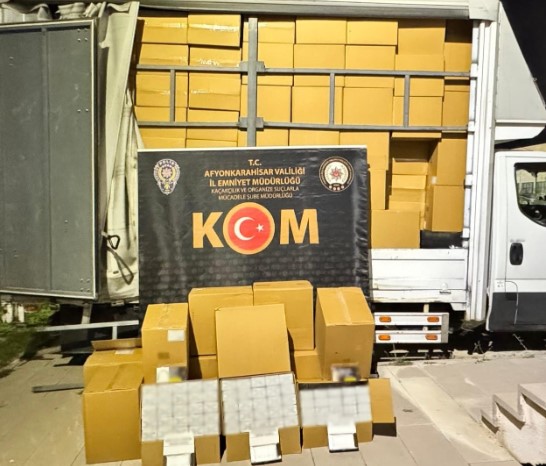Afyonkarahisar’da 3 Milyon 350 Bin Adet Sahte Bandrollü Makaron Ele Geçirildi