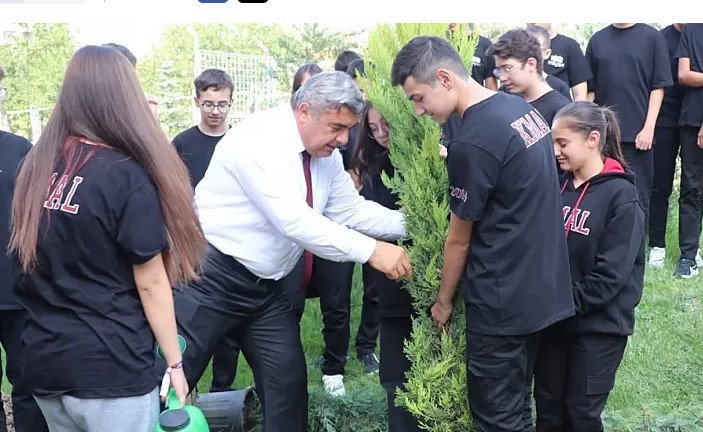 Yeşil Vatanımızı Korumak Gençlere Emanet.