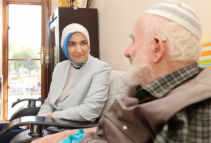 Afyonkarahisar Valisi Doç. Dr. Kübra Güran Yiğitbaşı'ndan nezaket Ziyareti