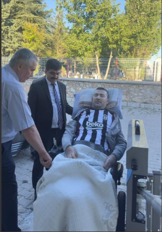 Devlet Ana Sözünden Durdu Zafer Altınışık İçin Engelli Rampası Yaptırdı.