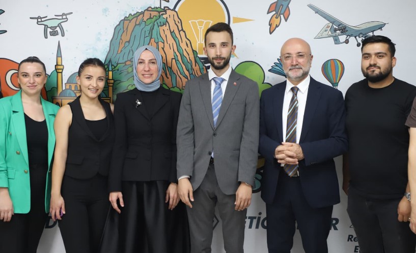 AK PARTİ AFYON TEŞKİLATI, BAKAN YARDIMCISI KOÇOĞLU’NU AĞIRLADI