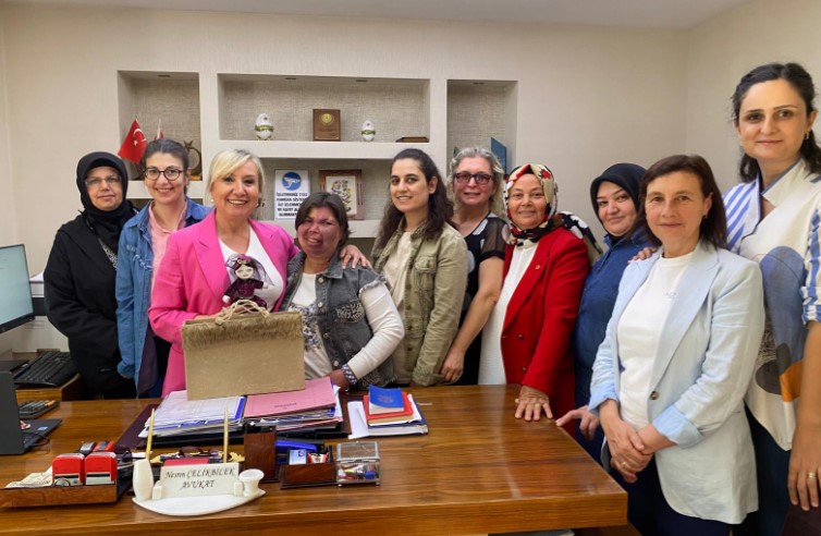 Afyonkarahisar’da Ağır Düzey Zihinsel Engelliler Derneği’nin bünyesindeki kurslar tüm hızıyla devam ediyor