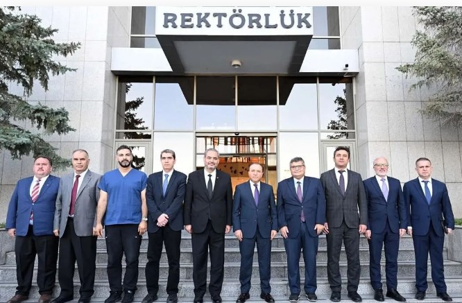 AFSÜ Rektörü Aslan, AKÜ Rektörü Karakaş'ı Ziyaret Etti