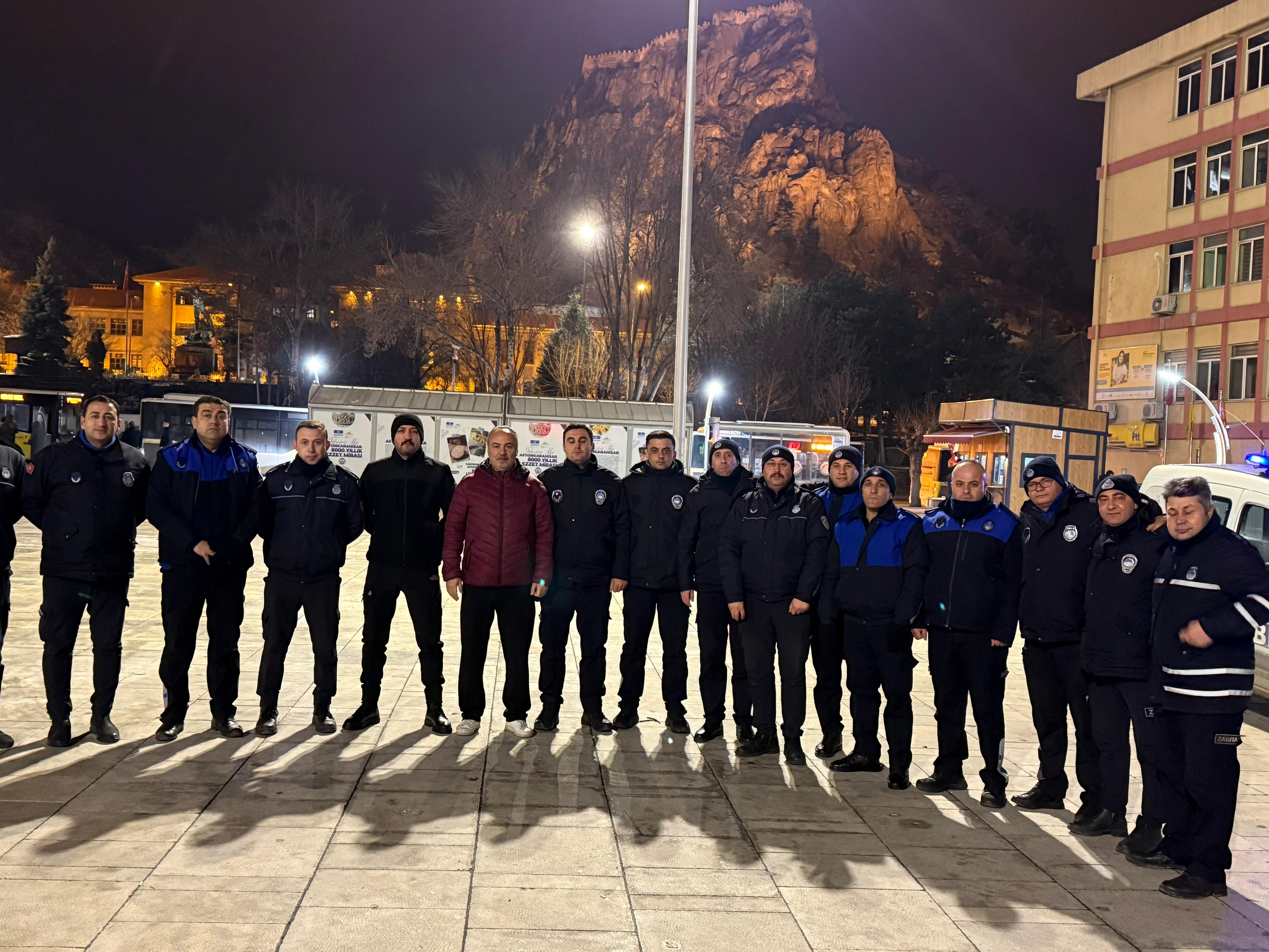 Afyonkarahisar Belediyesi Zabıta Ekiplerinden Yeni Yıl Öncesi Denetim
