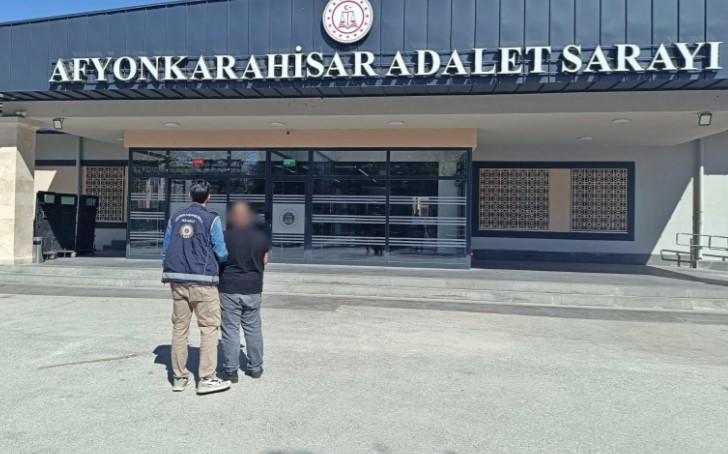 Afyonkarahisar’da Göçmen Kaçakçılığı Operasyonu: 1 Organizatör Tutuklandı