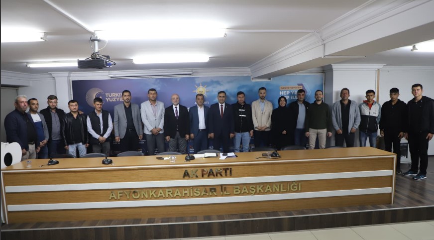 İYİ PARTİ VE YENİDEN REFAH’TAN İSTİFA EDEN VATANDAŞLAR AK PARTİ’YE KATILDI