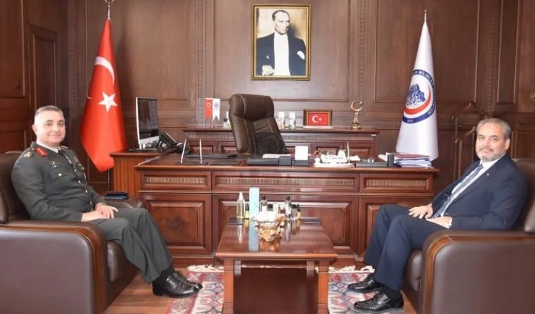 Afyonkarahisar İkmal ve Garnizon Komutanı Tuğgeneral Yalçın Tecimer’i makamında kabul etti.