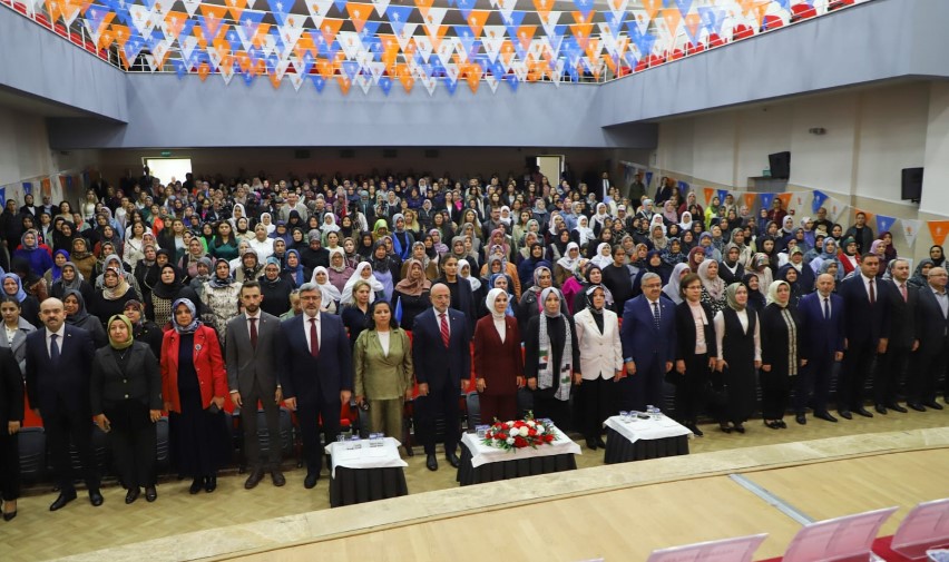 BAKAN GÖKTAŞ'IN KATILIMIYLA AK KADINLAR DANIŞMA MECLİSİ TOPLANTISI GERÇEKLEŞTİRDİ