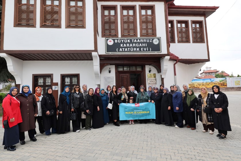 Huzur ve Kardeşlik Buluşmaları Projesi Kapsamında Şehit ve Gazi Yakınlarına Tarihi ve Kültürel Gezi