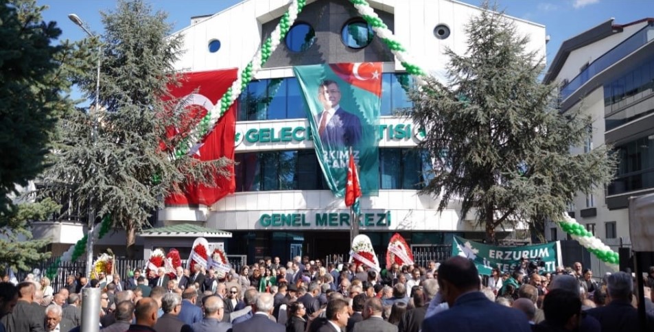 Gelecek Partisi Köklerini Sağlamlaştırarak büyümeye devam ediyor.