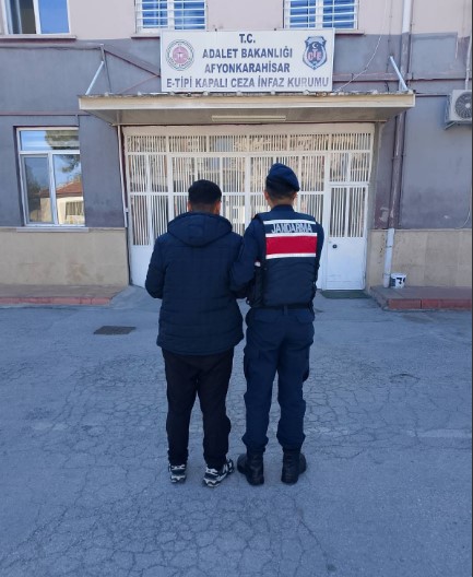 Afyonkarahisar’da “Kasten Öldürme” Suçundan 16 Yıl Hapis Cezası Bulunan Şahıs Yakalandı