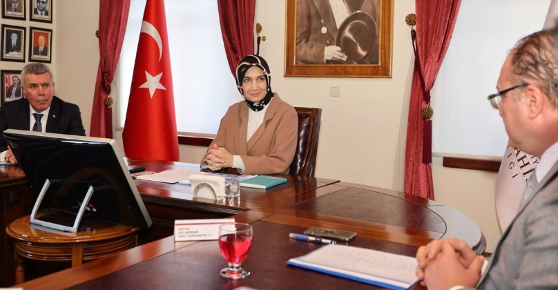 Afyonkarahisar Valisi Yiğitbaşı Başkanlığında Değerlendirme Toplantısı Gerçekleştirildi