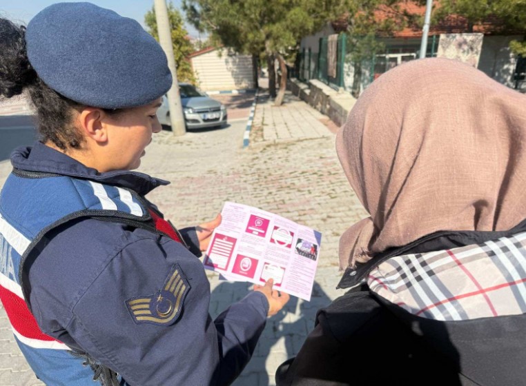 Afyonkarahisar Jandarmasından “Kadına El Kal-ka-maz” ve KADES Uygulaması Eğitimi