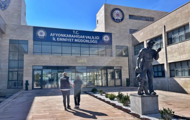 Afyonkarahisar’da Uyuşturucu Suçundan Aranan Şahıs Yakalandı