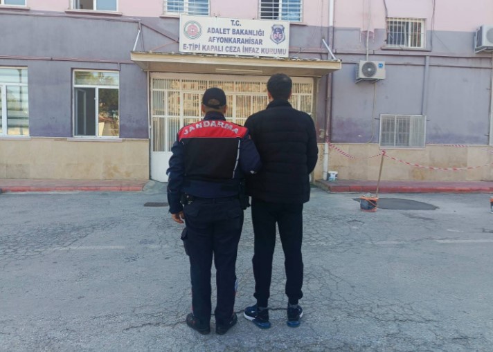 Afyonkarahisar’da 20 Yıl Kesinleşmiş Hapis Cezası Bulunan Hükümlü Yakalandı