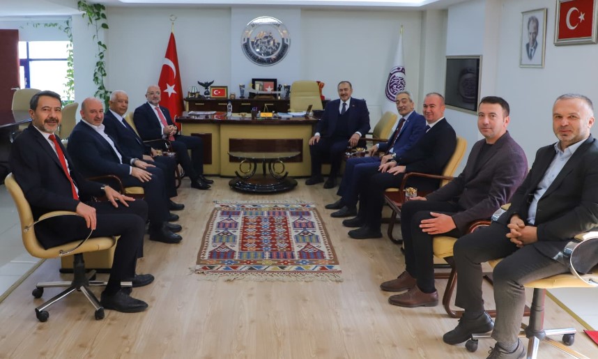 AK PARTİ AFYONKARAHİSAR’DA BİRLİK VE BERABERLİK MESAJI SAHADAN VERİLDİ