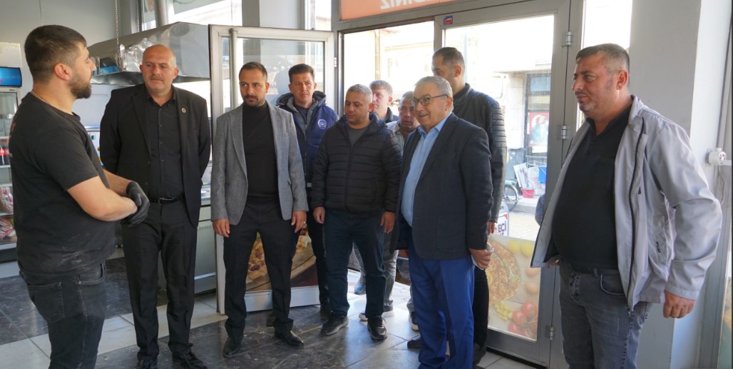 ŞUHUT’TA MHP’DEN “HAYIRLI GÜNLER KOMŞUM” ZİYARETLERİ